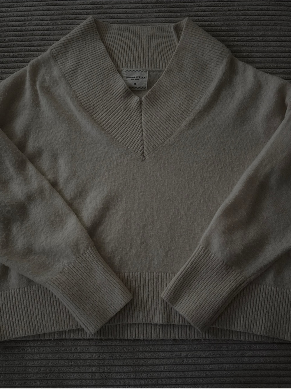 Women's V-Neck Sweater in Light Taupe